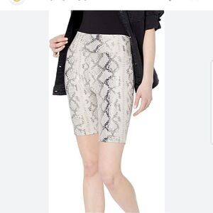 Kendall & Kylie the Cycle Short NWT 2XL